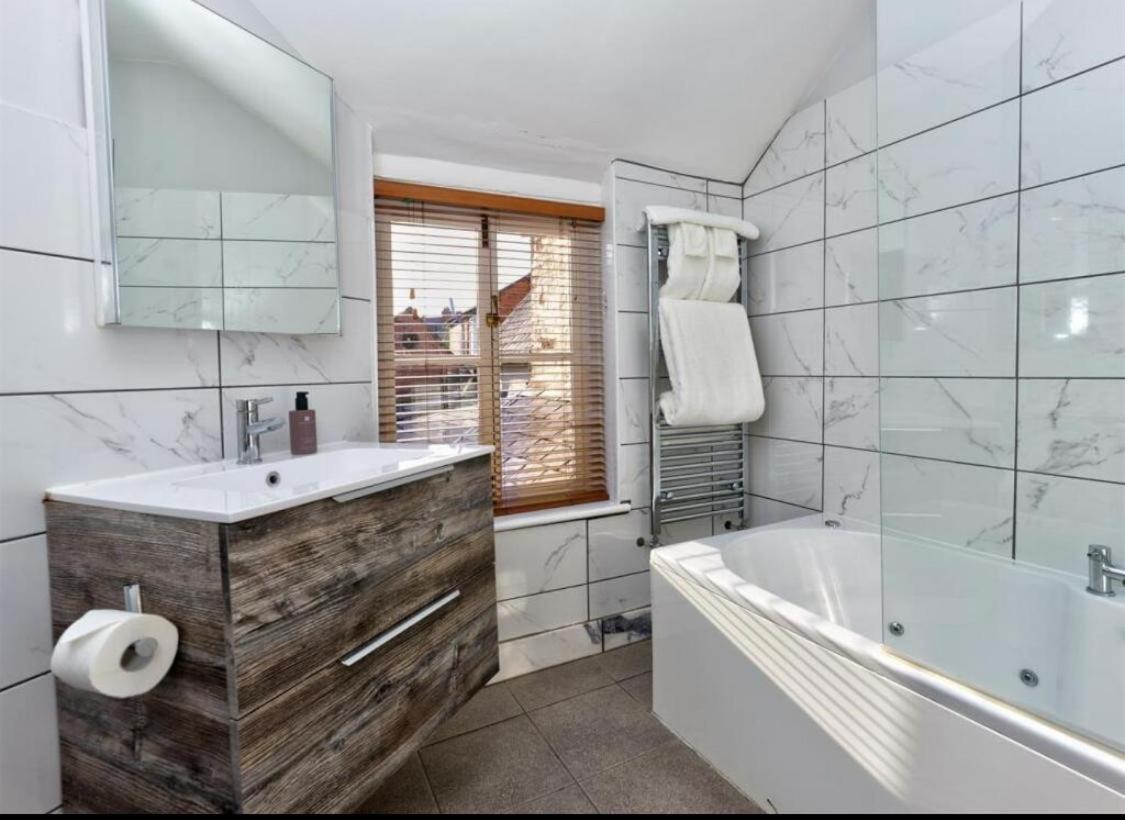 Sebastians Hotel Oswestry Kültér fotó